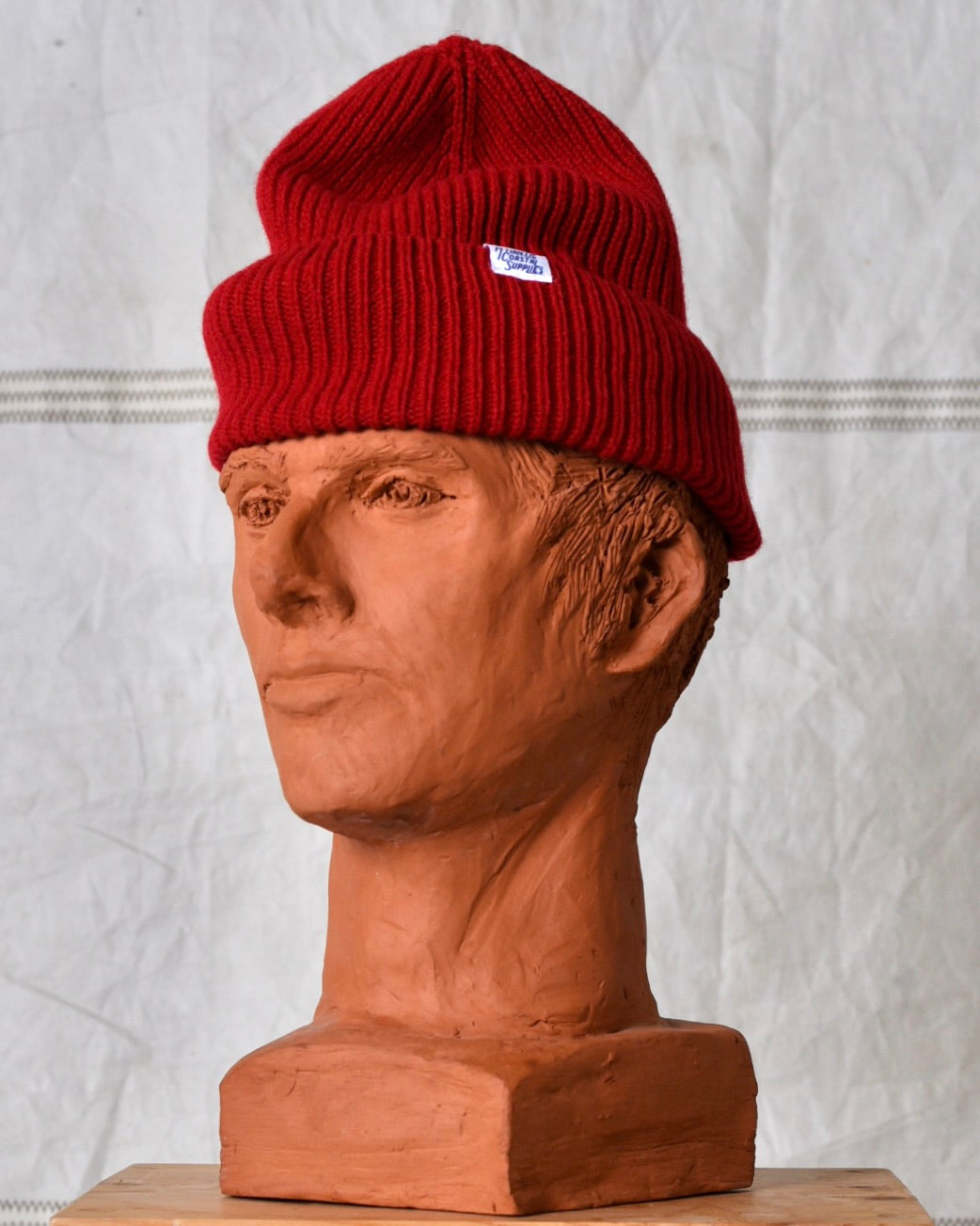 DOCK BEANIE KNITTED IN SCOTLAND SIGNAL RED